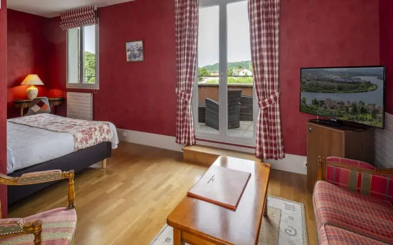 Rooms & Suites