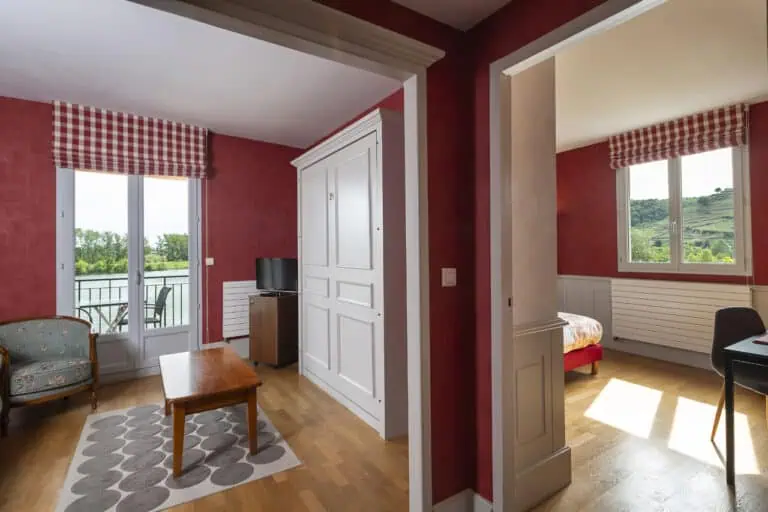 Rooms & Suites