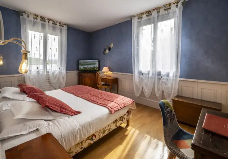 Rooms & Suites